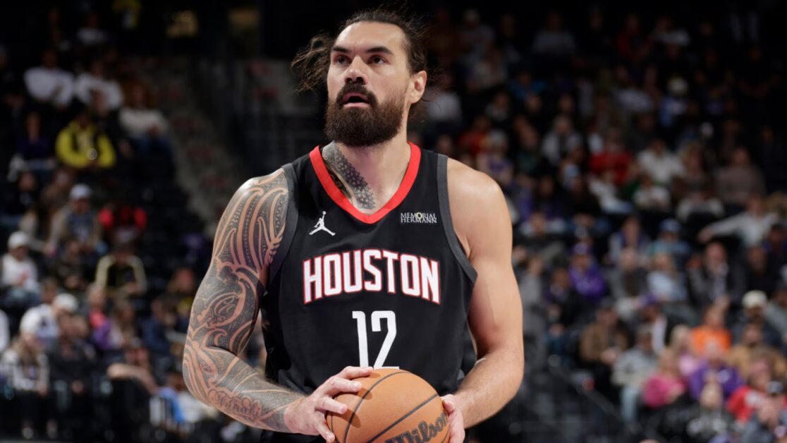 Адамс из «Рокетс» (голеностоп) выбыл на сезон «Хьюстон» останется без ветерана-центрового до конца сезона после того, как перенес операцию на лодыжке.