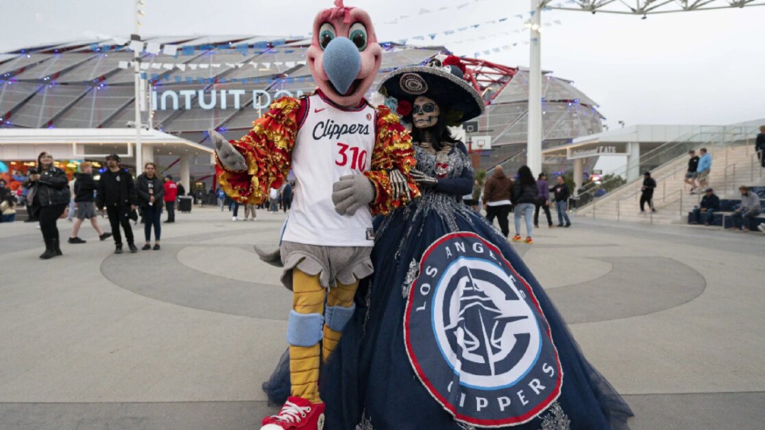 НБА отмечает 20-й сезон Noches Éne•Bé•AНБА отмечает 20-й сезон Noches Éne•Bé•A, чествуя латиноамериканских и латиноамериканских болельщиков на своих расширенных платформах.